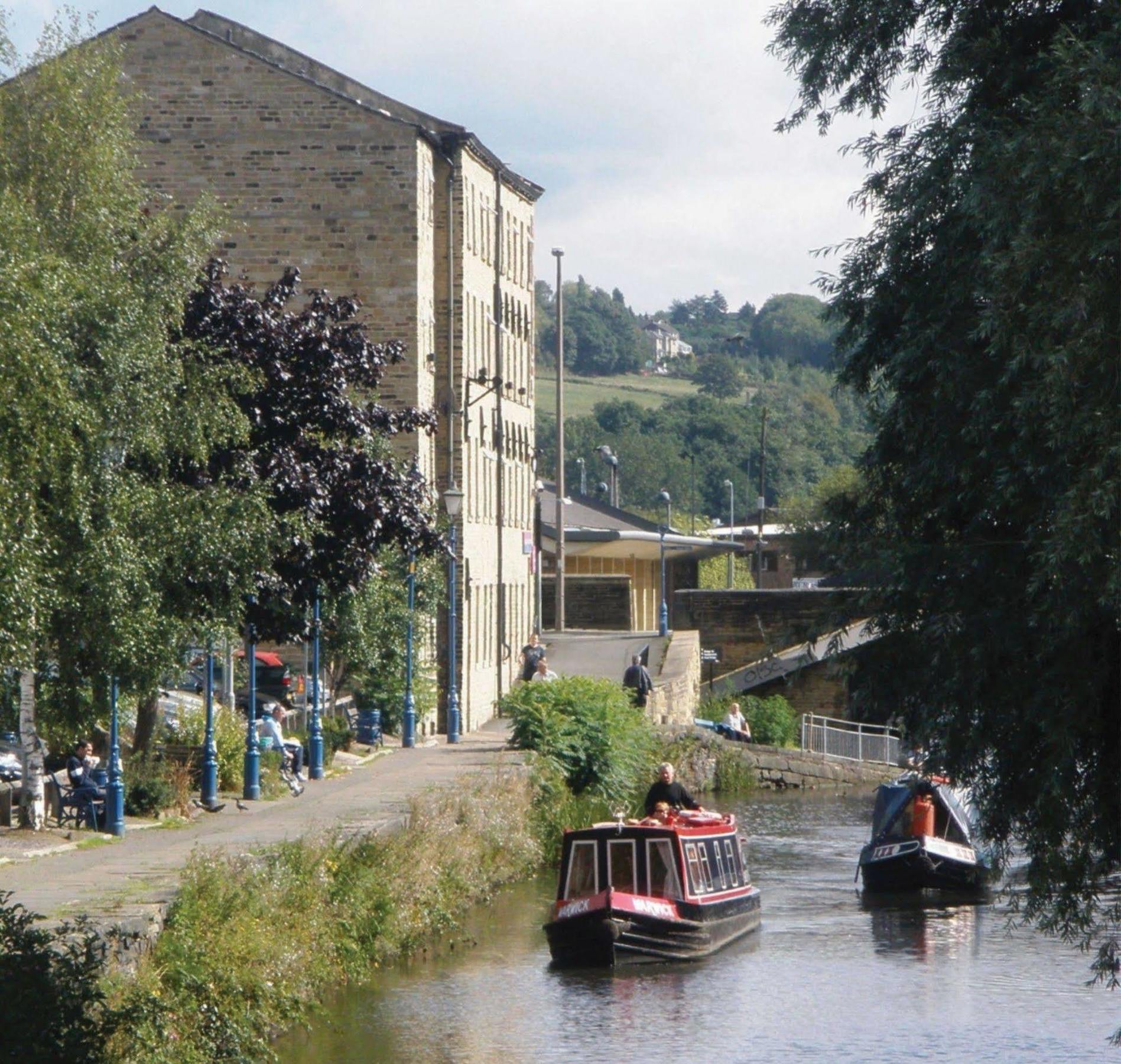 Waterfront Hotel Brighouse Exterior foto