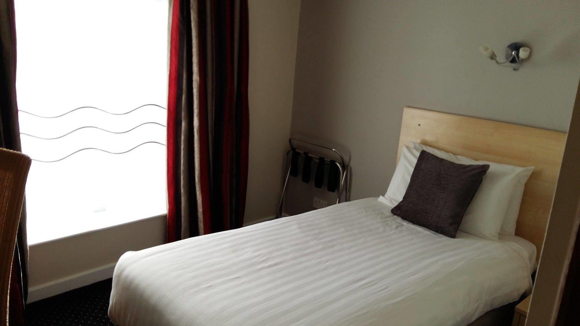 Waterfront Hotel Brighouse Exterior foto